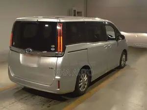 Toyota Noah Hybrid 2020