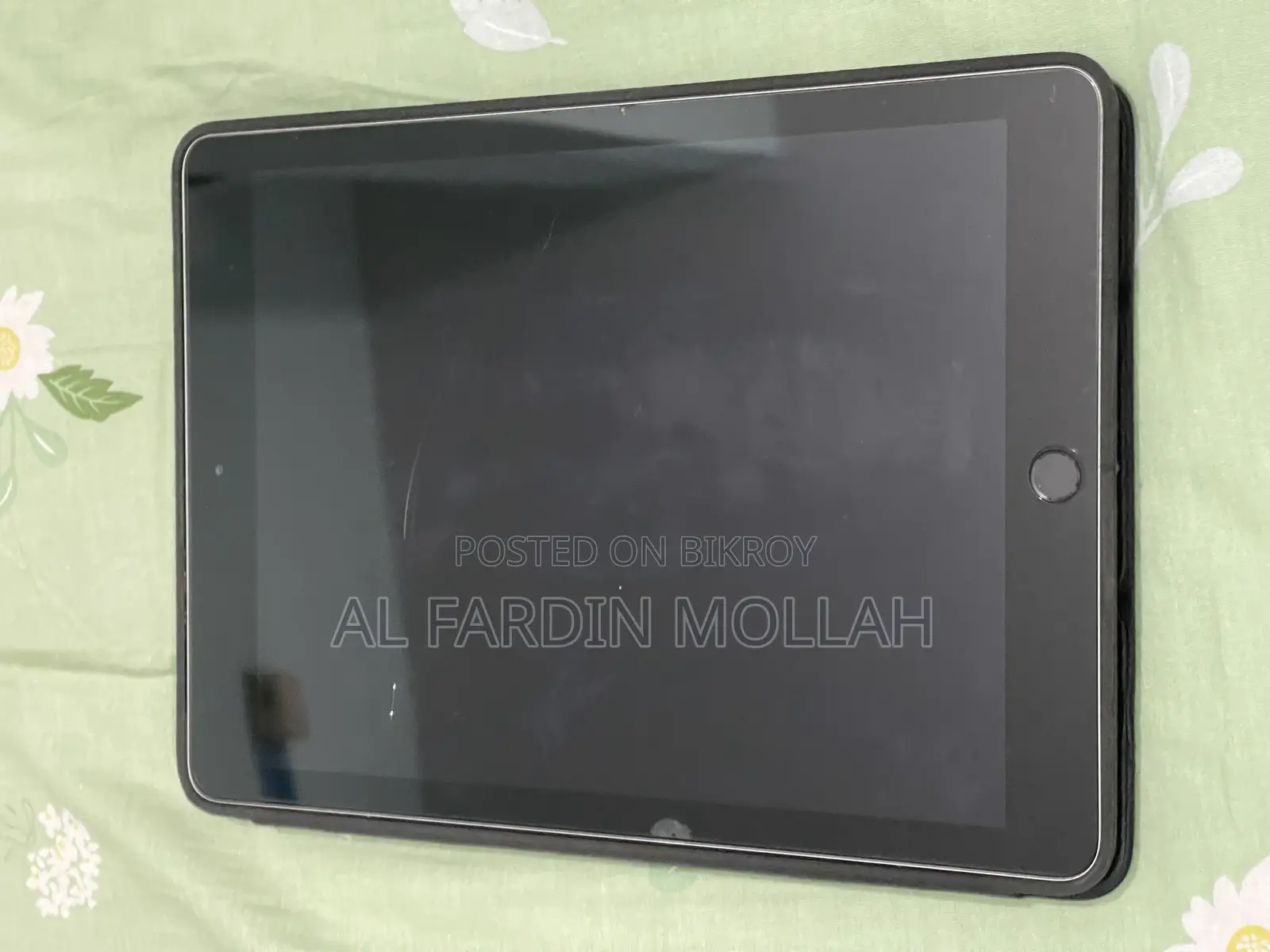 Apple iPad 6th Generation | 32GB Space Grey iPadOS 17.7.8 Cover