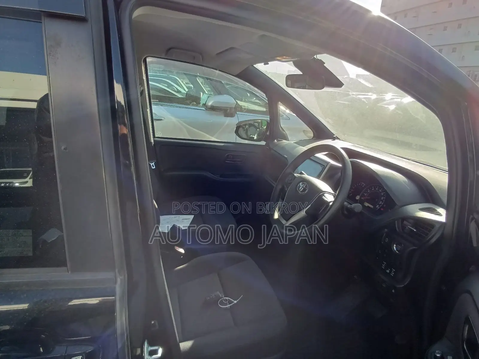 Toyota Noah X 2021