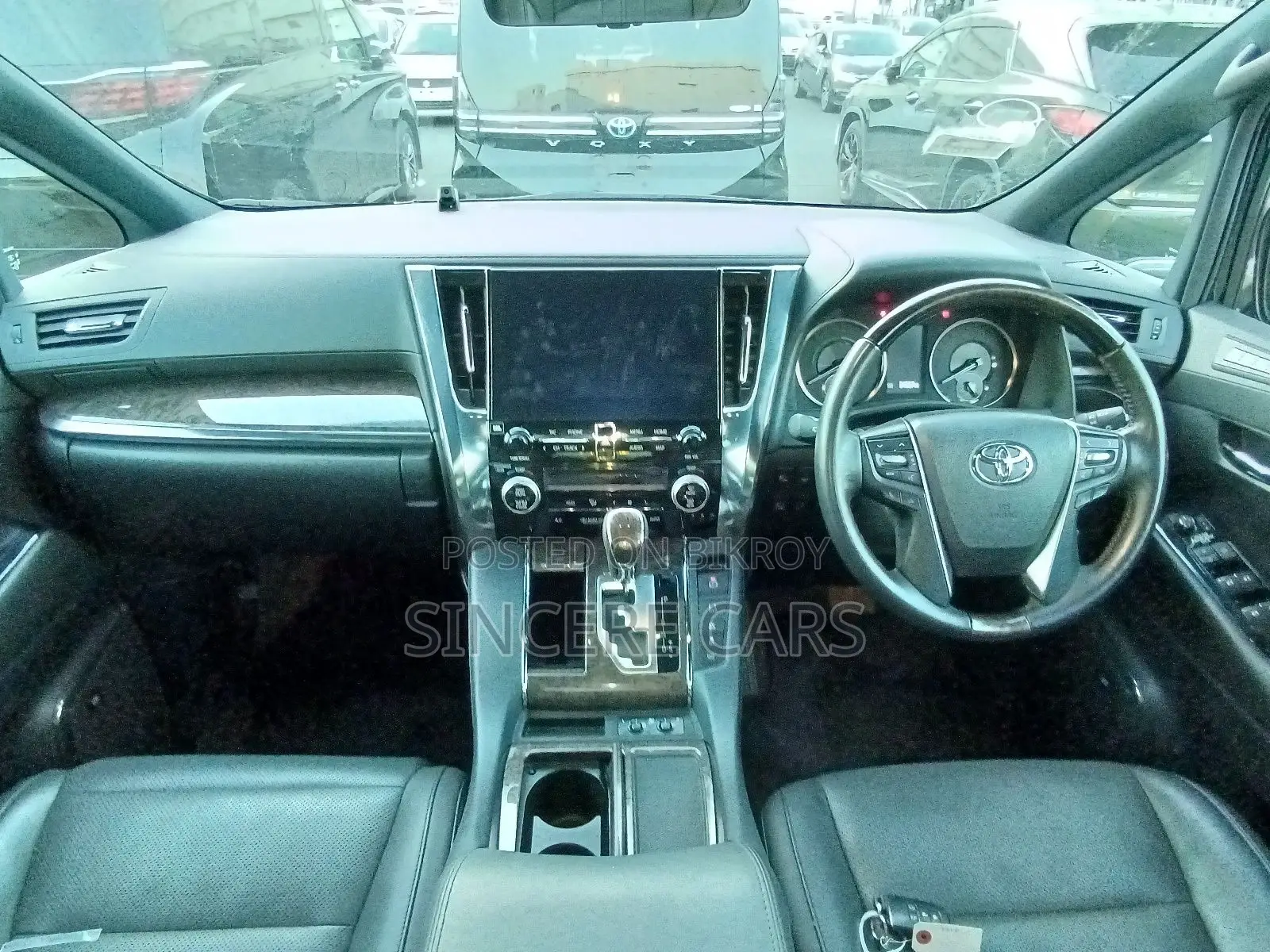 Toyota Alphard LEXUS LM300 FACELIFT 2020