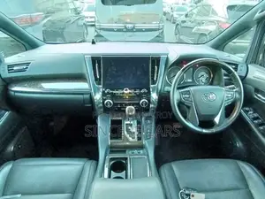 Toyota Alphard LEXUS LM300 FACELIFT 2020
