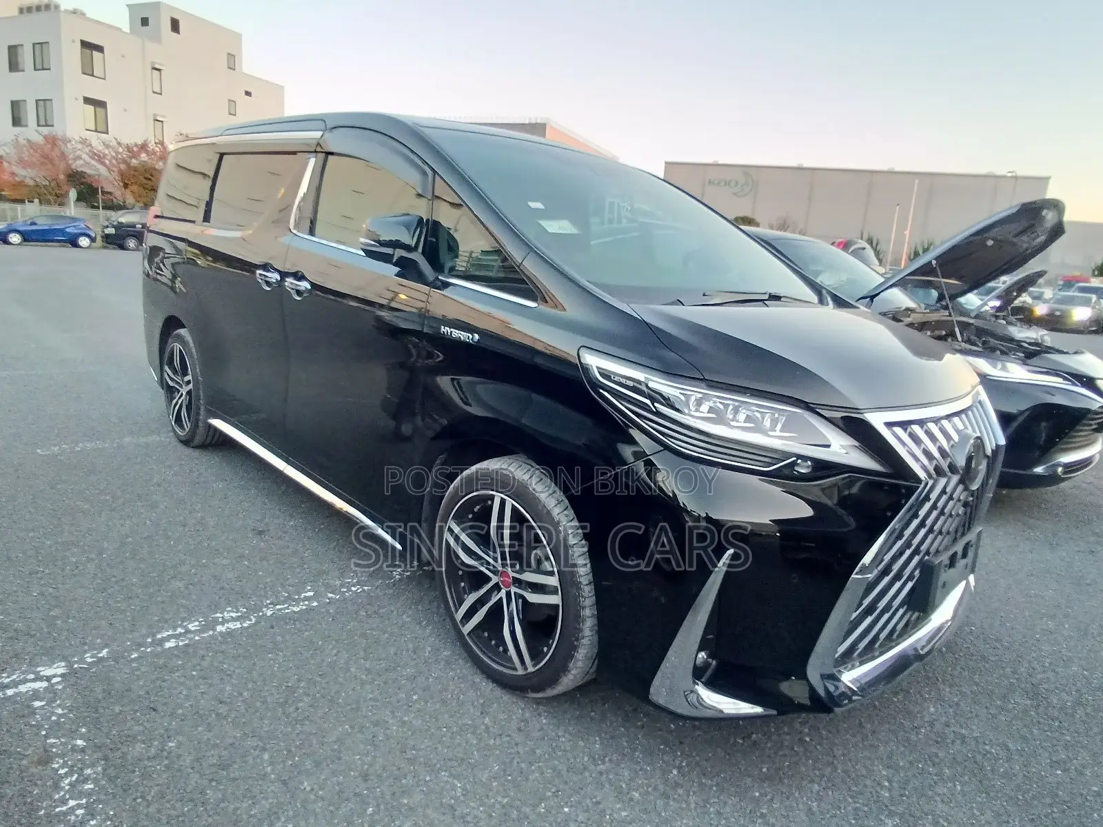 Toyota Alphard LEXUS LM300 FACELIFT 2020
