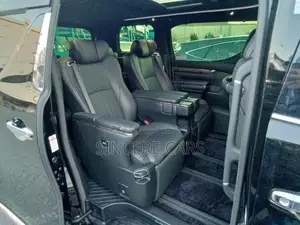 Toyota Alphard LEXUS LM300 FACELIFT 2020