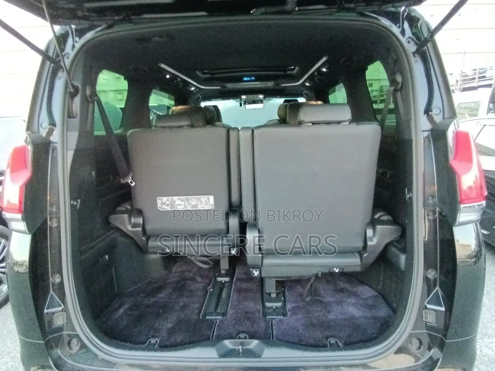 Toyota Alphard LEXUS LM300 FACELIFT 2020