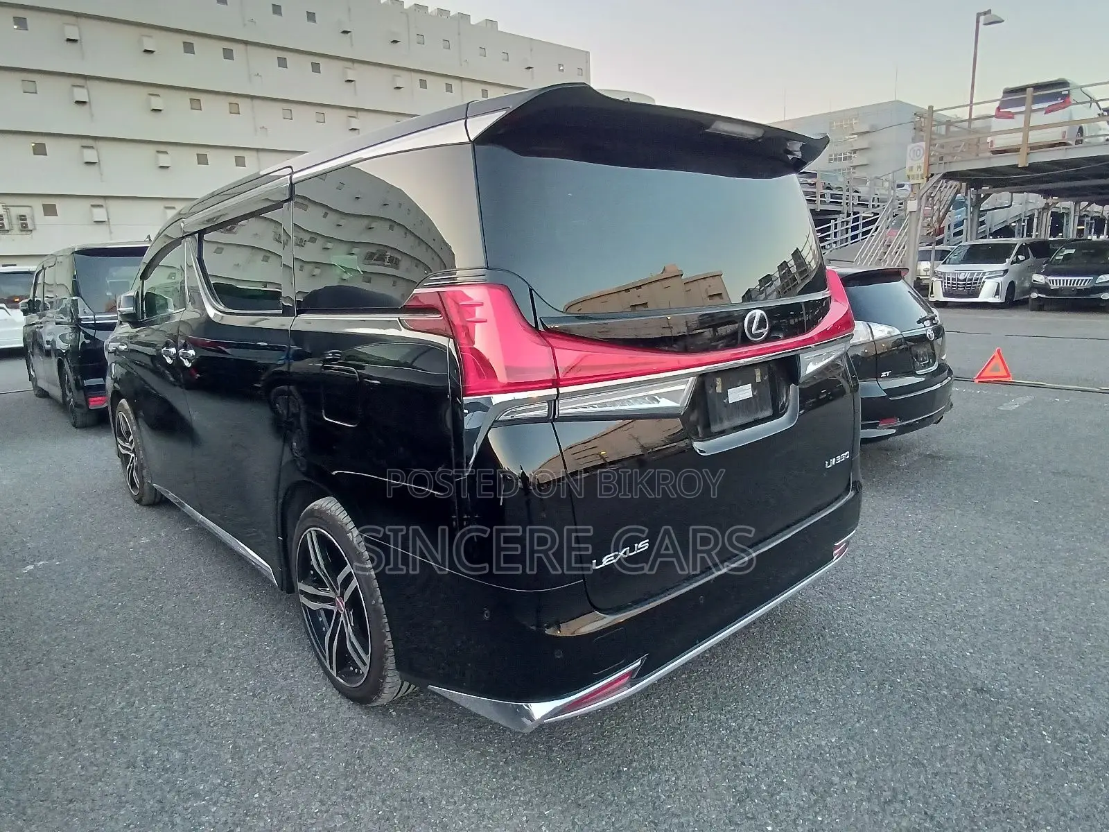 Toyota Alphard LEXUS LM300 FACELIFT 2020