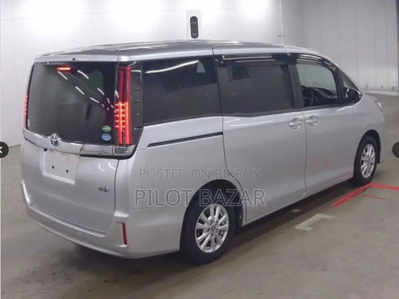 Toyota Noah X Pkg 2020