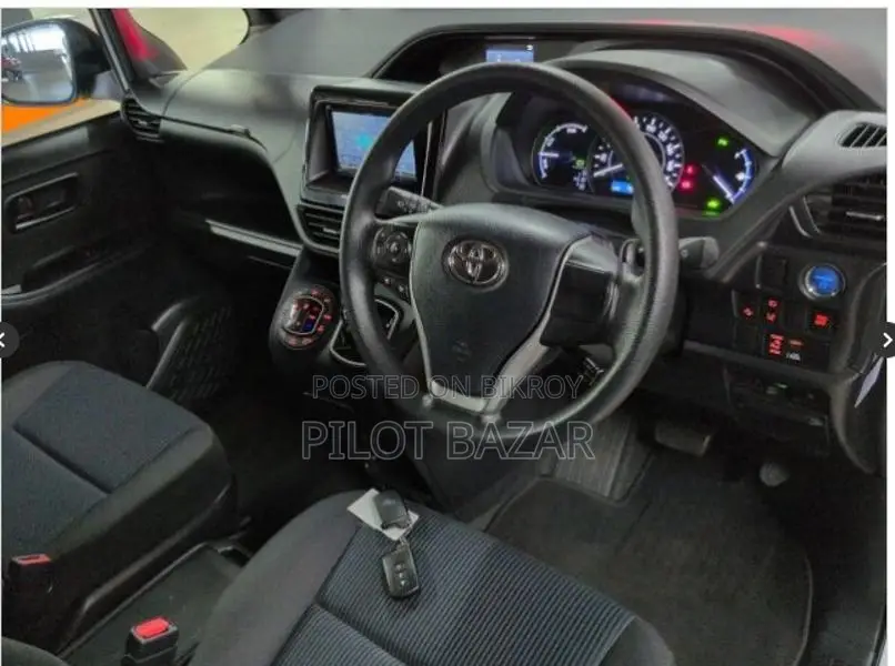 Toyota Noah X Pkg 2020