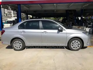 Toyota Axio Hybrid EX 2021