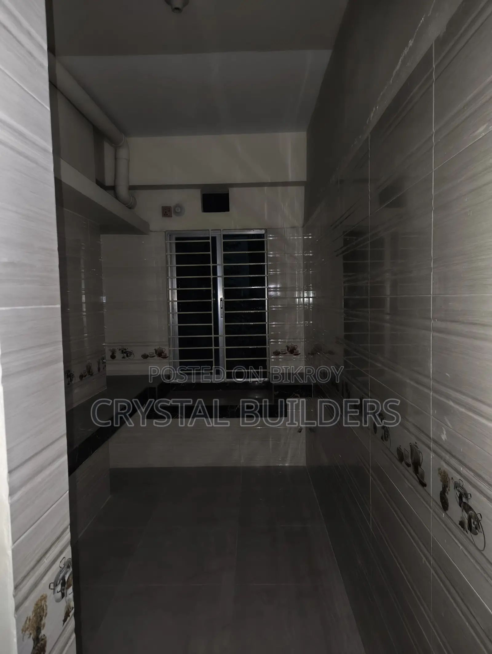1450 Sqft Flats with 2 Units Per Floor