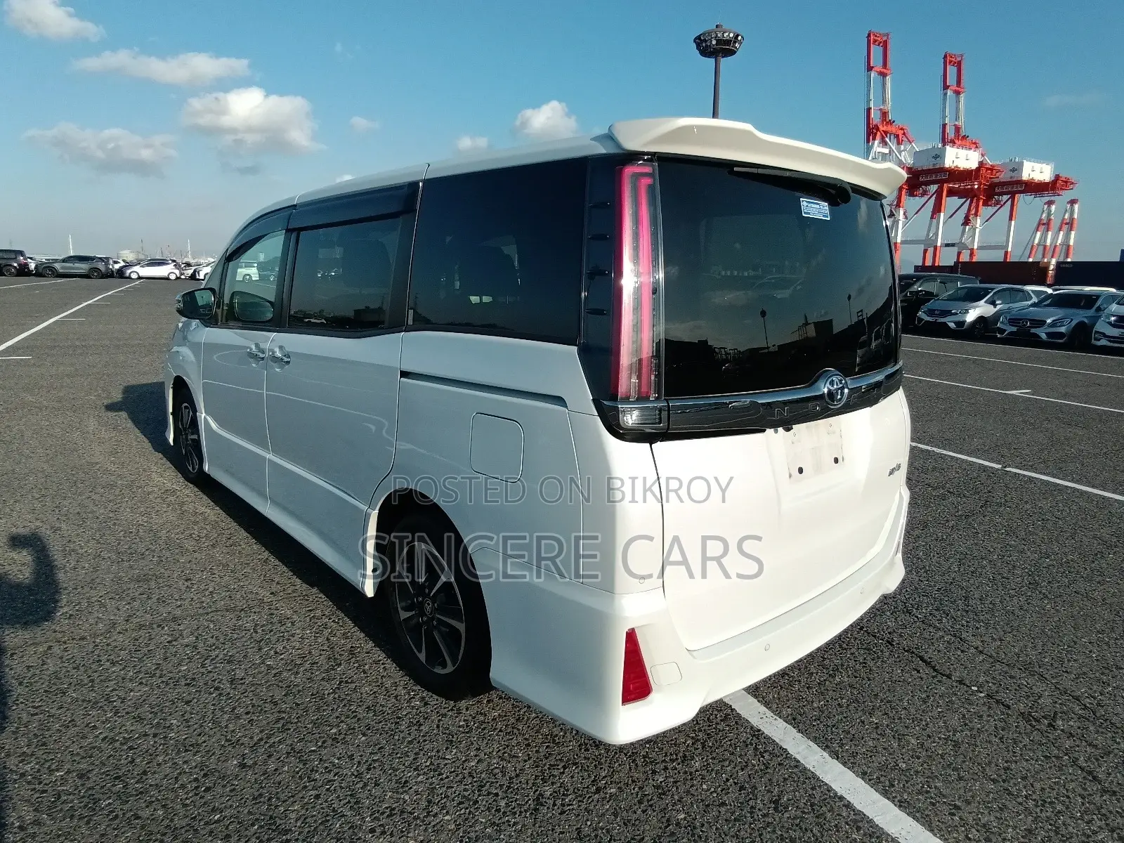 Toyota Noah SI WXB3 NON-HYBRID 2021