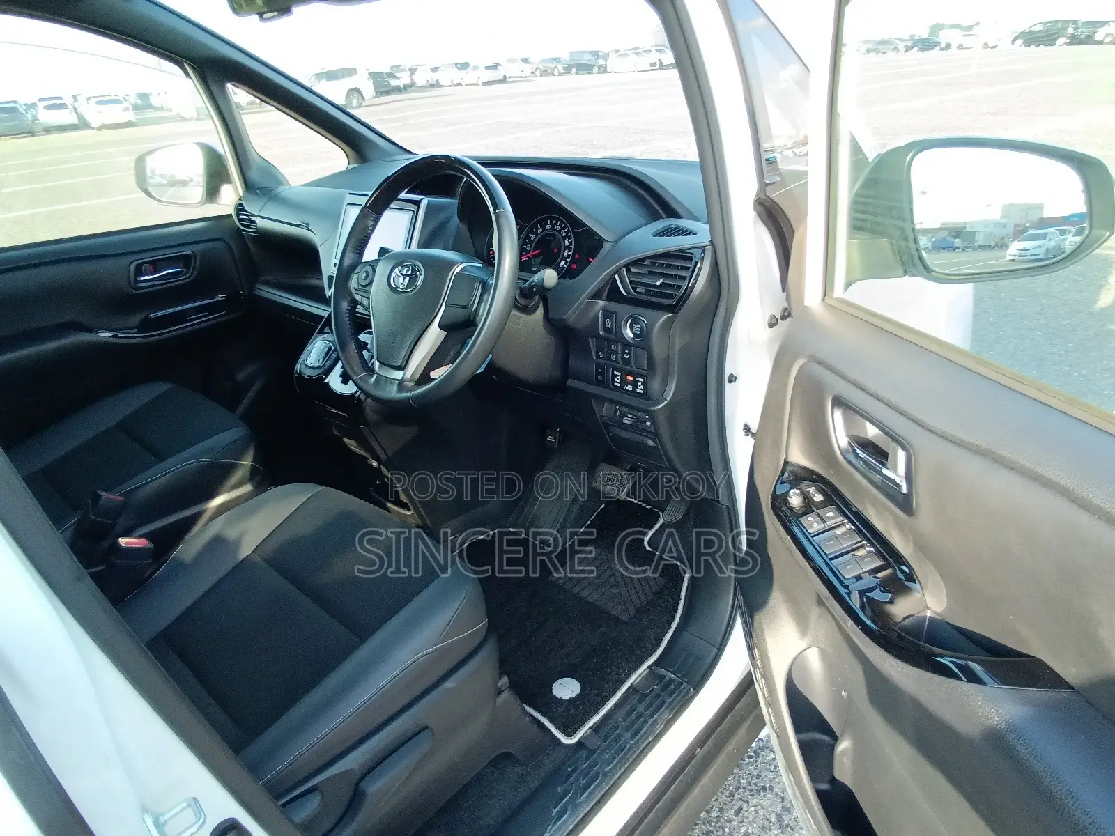 Toyota Noah SI WXB3 NON-HYBRID 2021