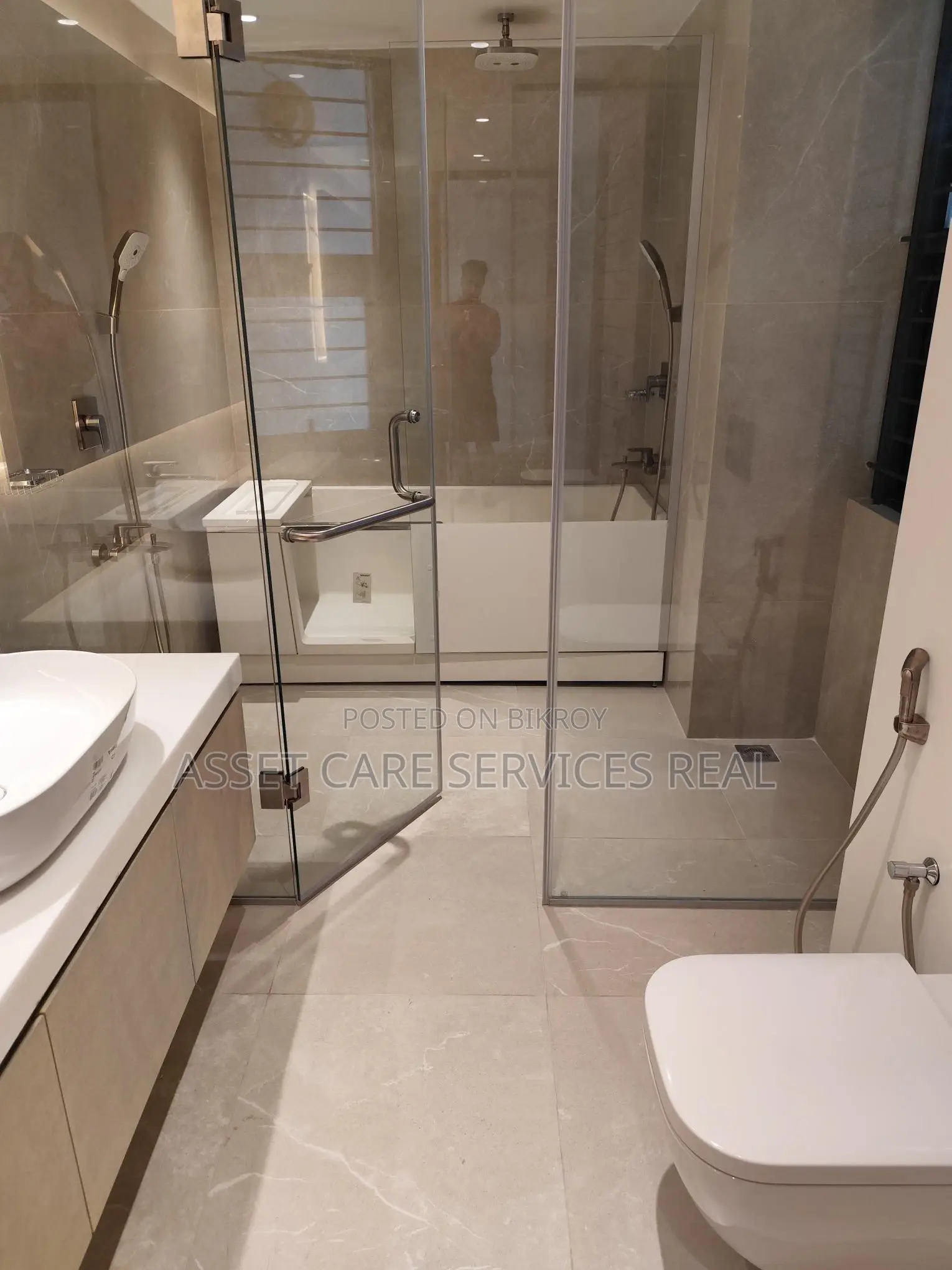 Luxury New 7320-Sqft 5Bed Lake View Duplex Apartment Rent North Gulshan