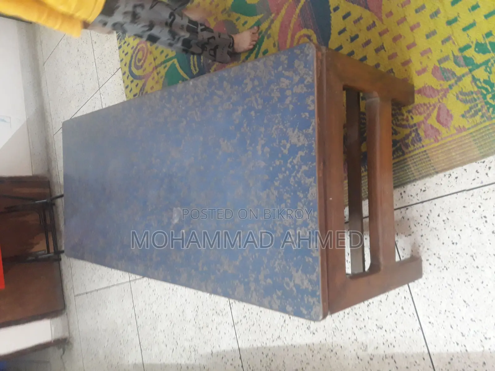 টি টেবিল
