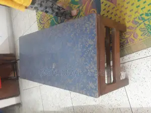 টি টেবিল