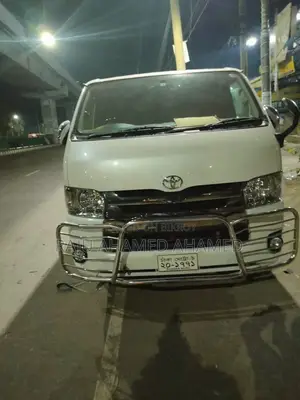 হাইয়েস ভাড়ার জন্য