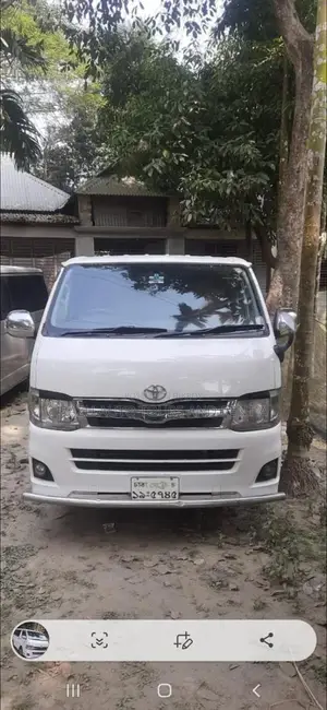 হাইয়েস ভাড়ার জন্য