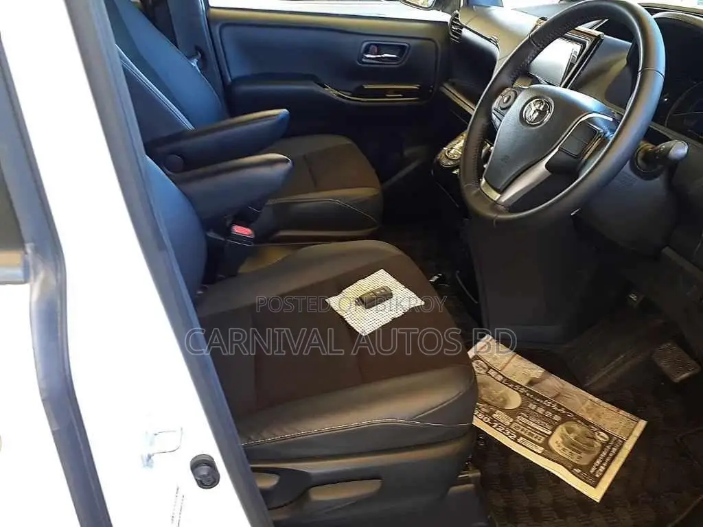 Toyota Noah SI WXB HYBRID PEARL 2021
