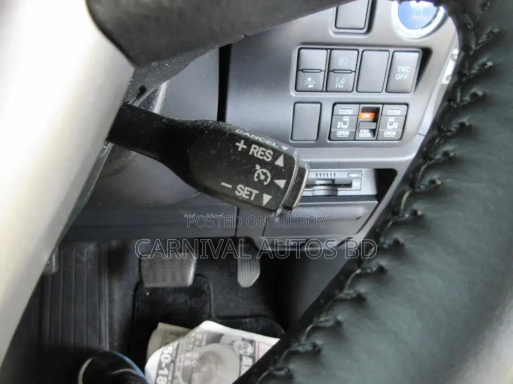 Toyota Noah SI WXB HYBRID PEARL 2021