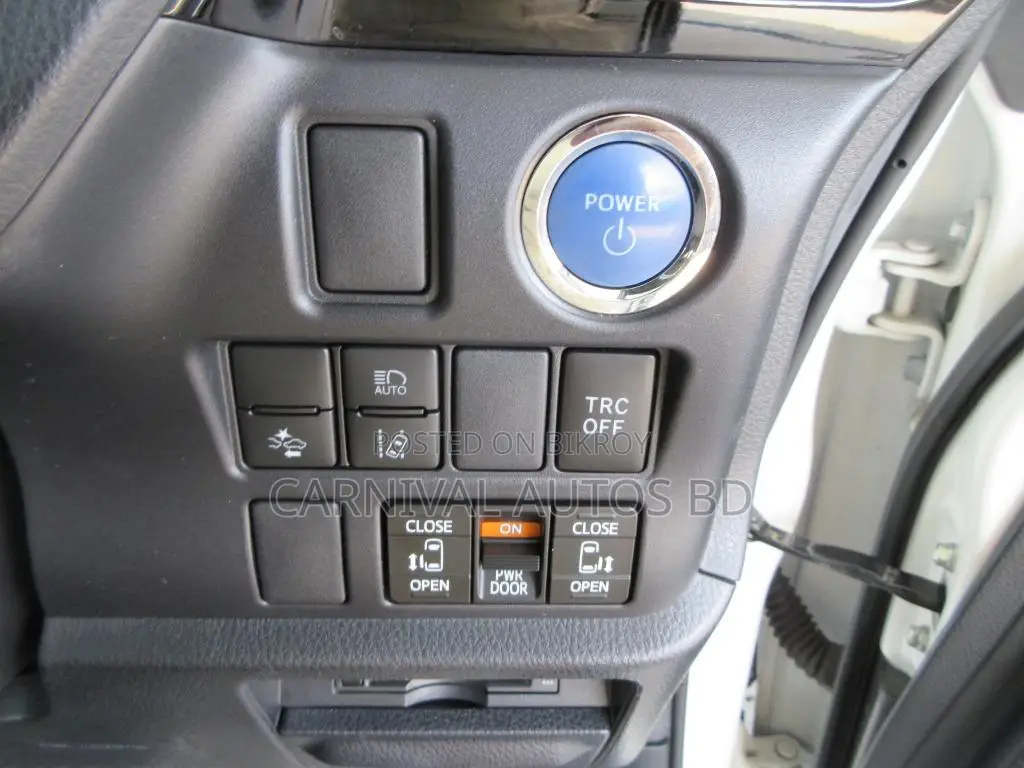 Toyota Noah SI WXB HYBRID PEARL 2021