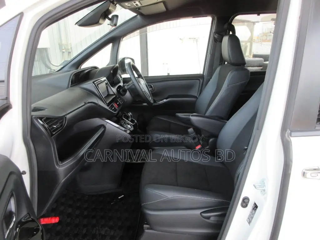 Toyota Noah SI WXB HYBRID PEARL 2021