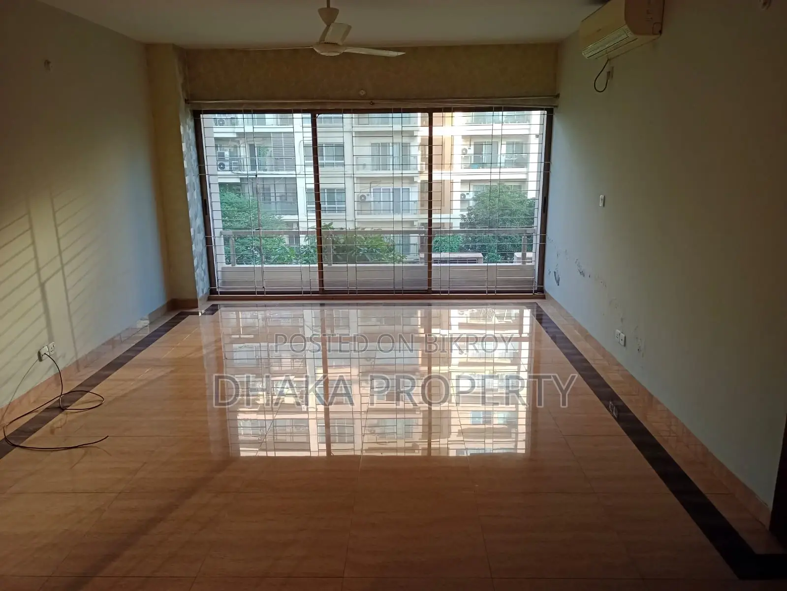 4-Beds (Gym-Swimming pool) Luxurious Apartment Rent in Gulshan North