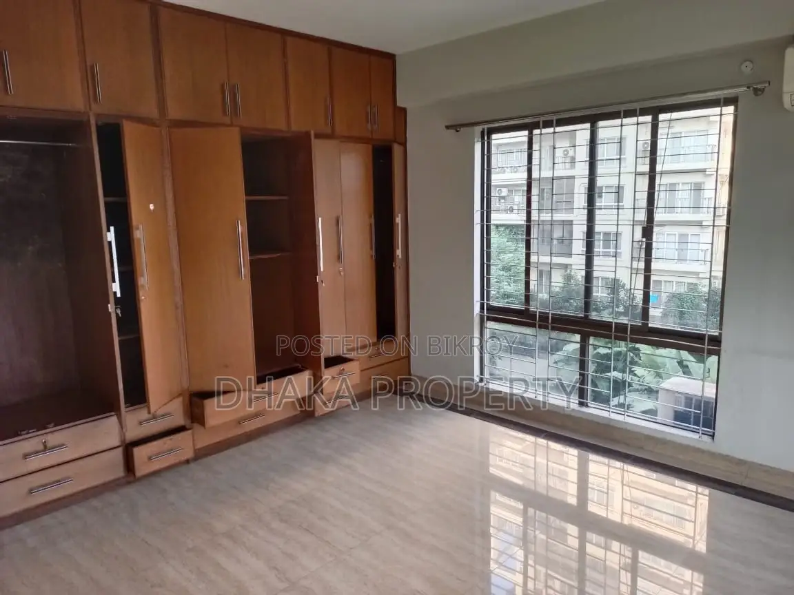 4-Beds (Gym-Swimming pool) Luxurious Apartment Rent in Gulshan North