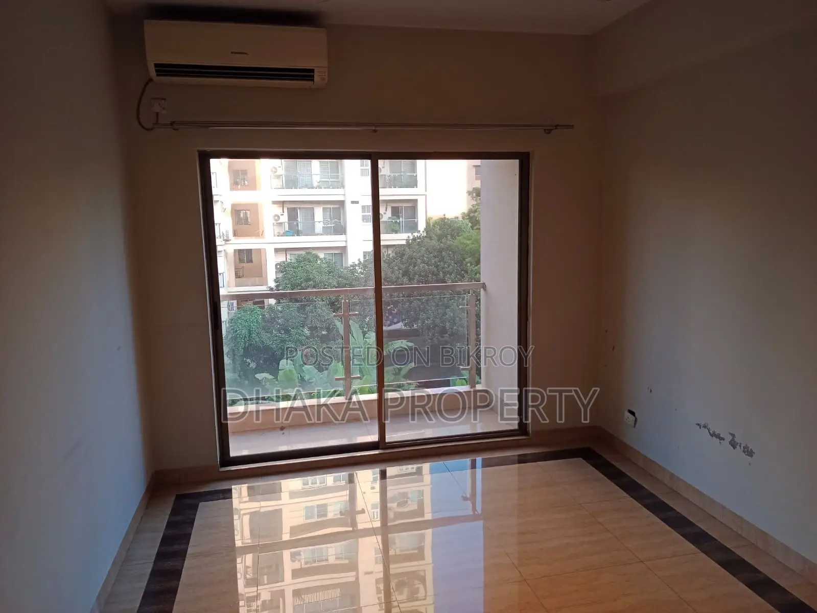 4-Beds (Gym-Swimming pool) Luxurious Apartment Rent in Gulshan North