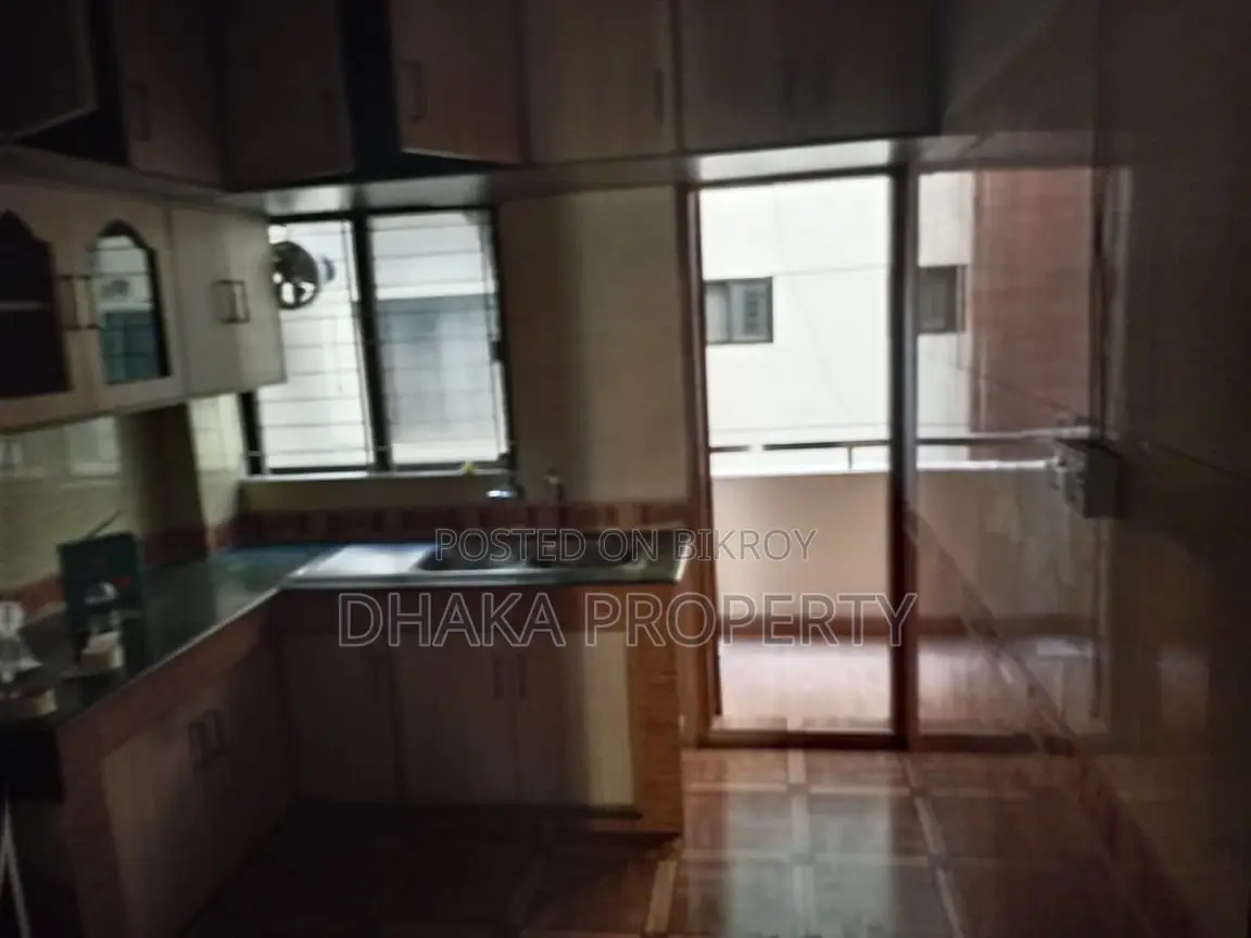 4-Beds (Gym-Swimming pool) Luxurious Apartment Rent in Gulshan North