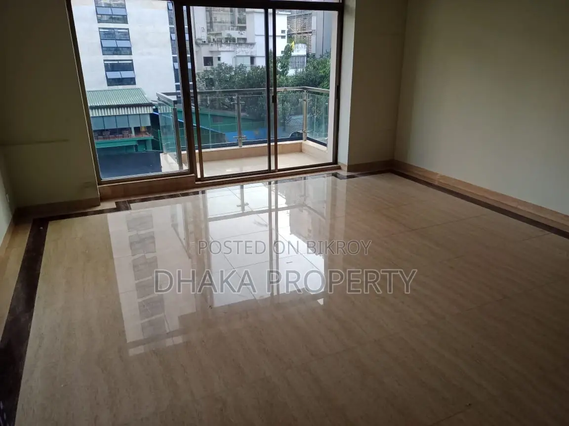 4-Beds (Gym-Swimming pool) Luxurious Apartment Rent in Gulshan North