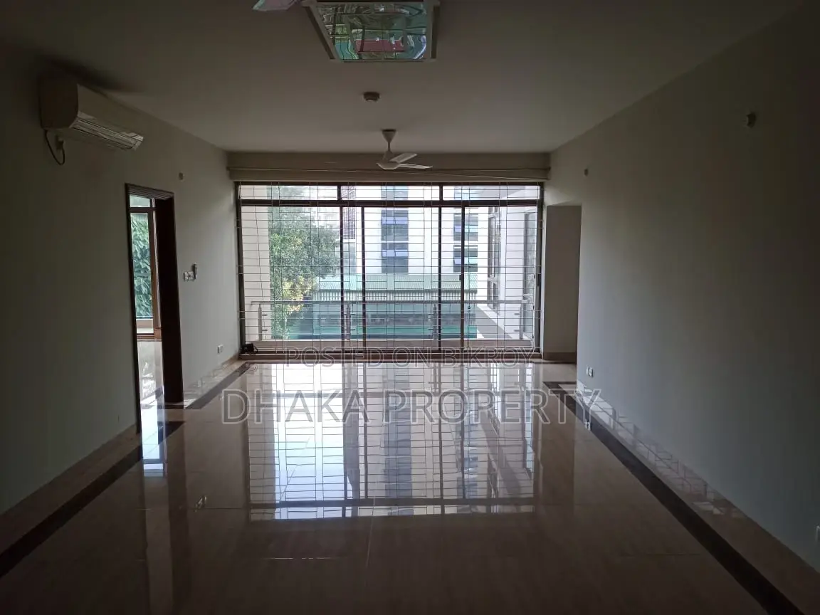 4-Beds (Gym-Swimming pool) Luxurious Apartment Rent in Gulshan North