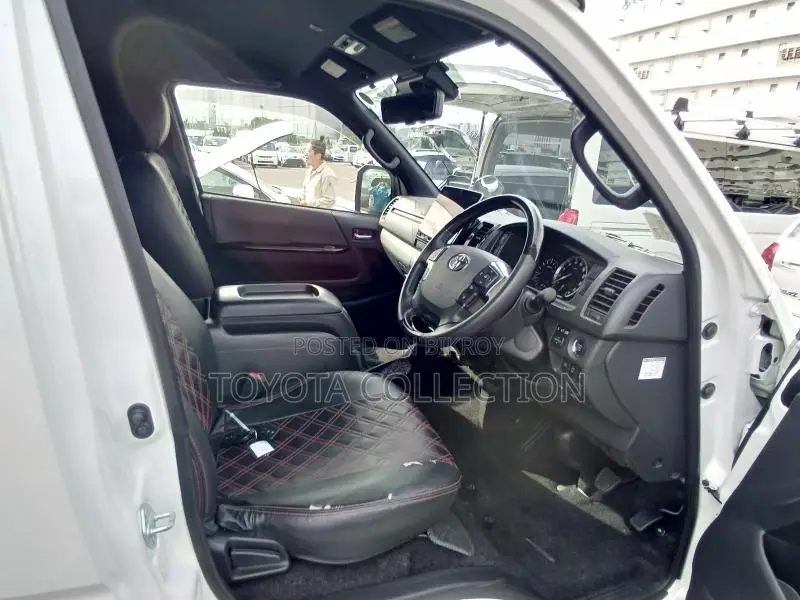 Toyota Hiace SUPER GL DARK PRIME 2021
