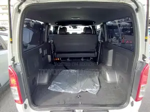 Toyota Hiace SUPER GL DARK PRIME 2021