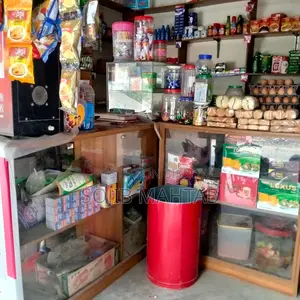 দোকানের ডেকোরেশন বিক্রি হবে