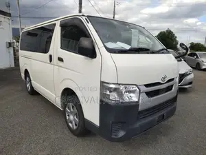 Toyota Hiace DX 2021