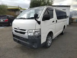 Toyota Hiace DX 2021