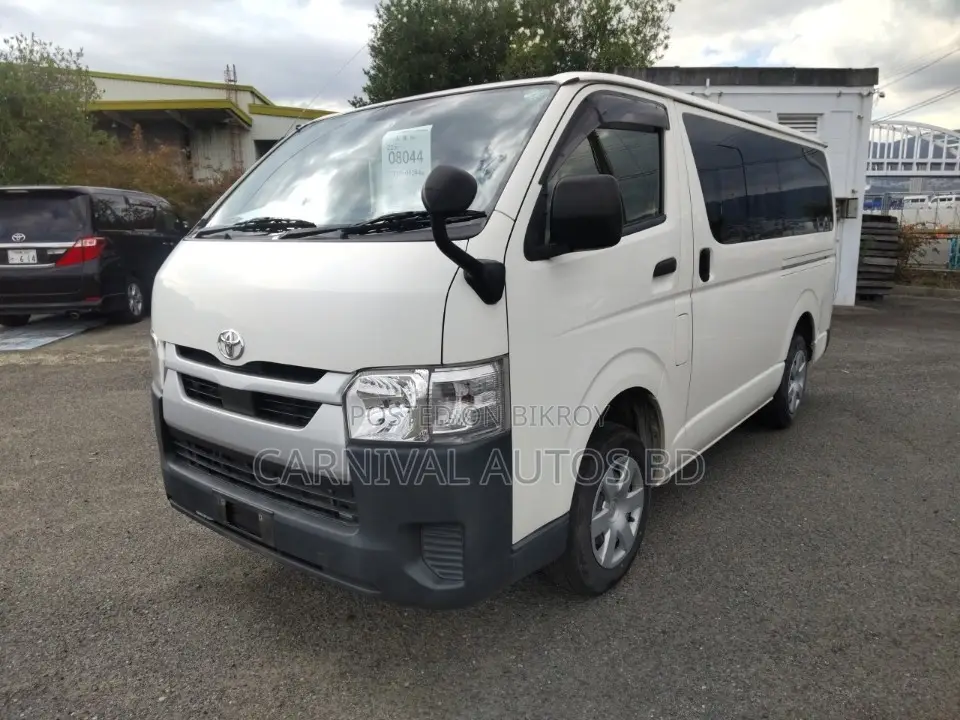 Toyota Hiace DX 2021