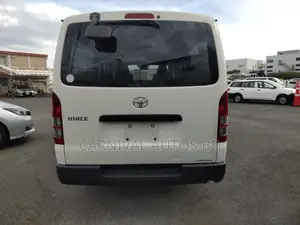 Toyota Hiace DX 2021