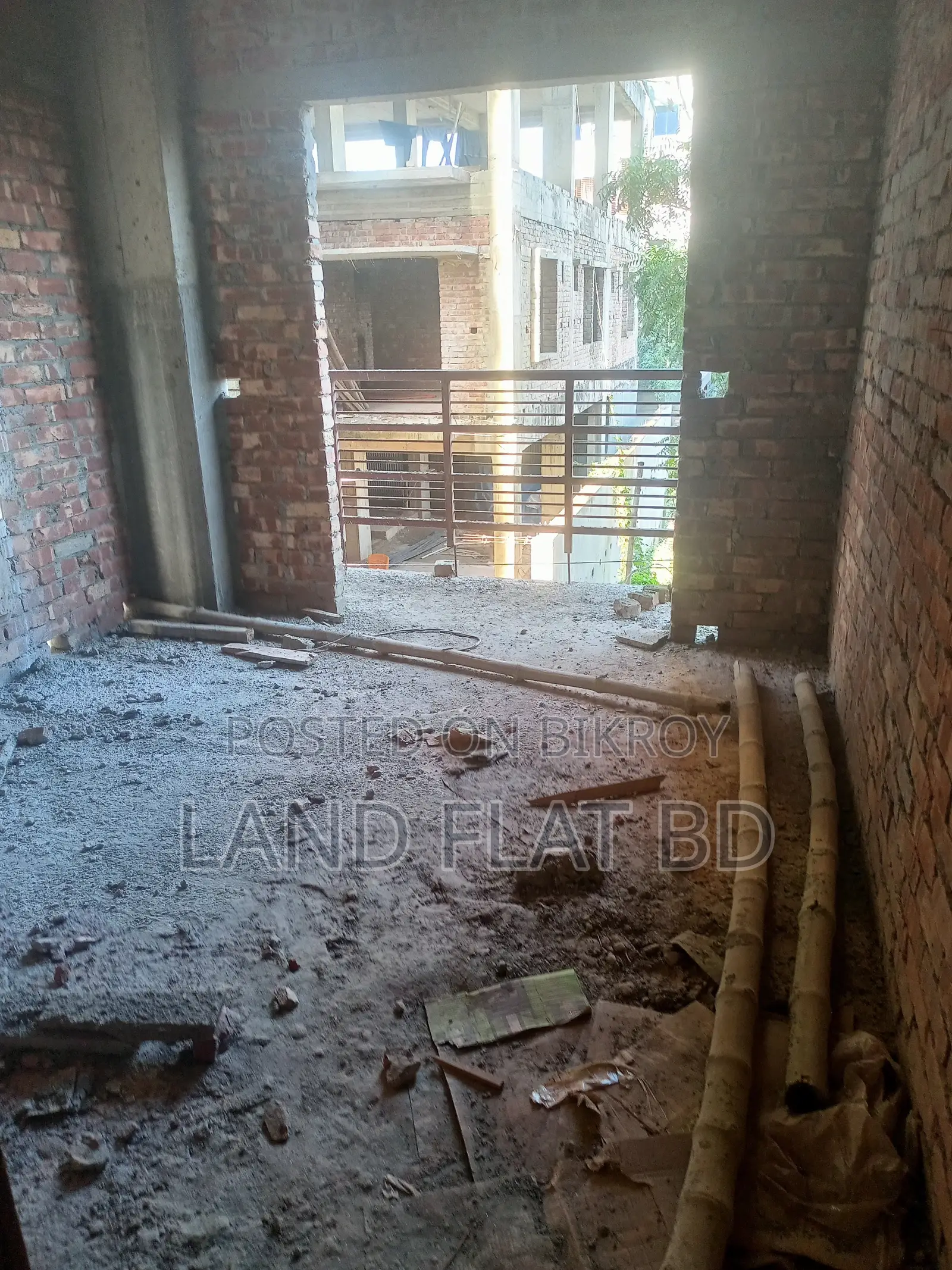 পঞ্চম তালা আটি বাজার @1550 বর্গফুট ফ্ল্যাট বিক্রি