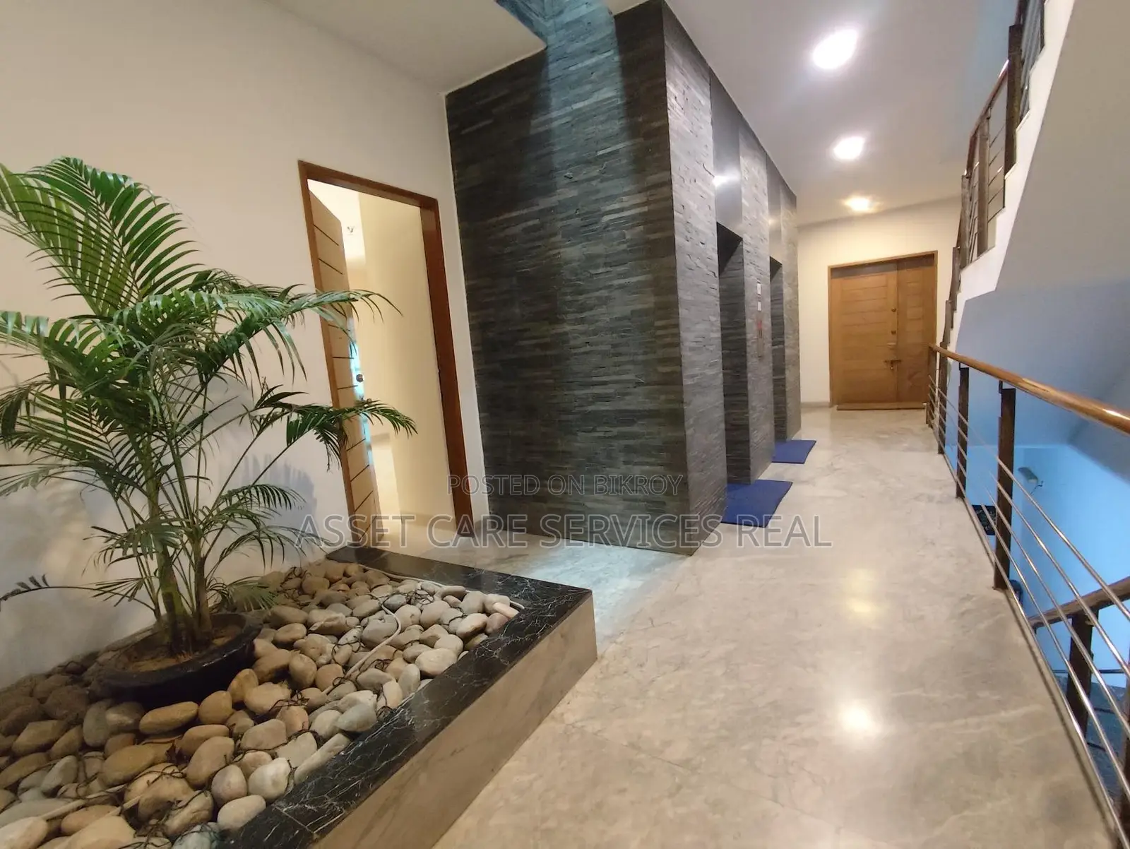 Gulshan 4-Bedroom Un-Furnished Exclusive Big Apartment for Rent
