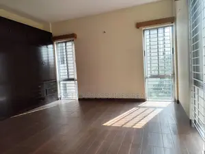 Gulshan 4-Bedroom Un-Furnished Exclusive Big Apartment for Rent