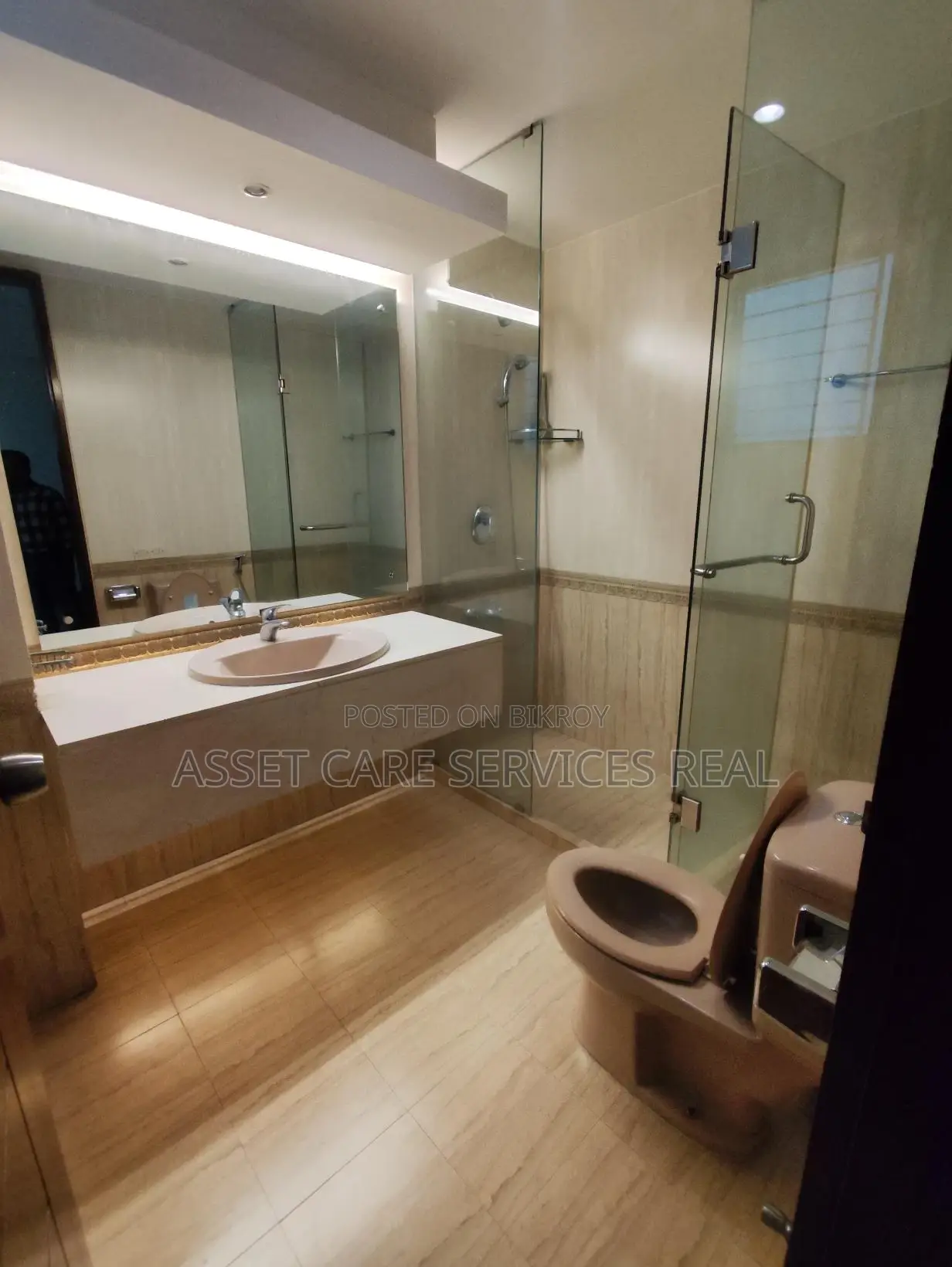 Gulshan 4-Bedroom Un-Furnished Exclusive Big Apartment for Rent