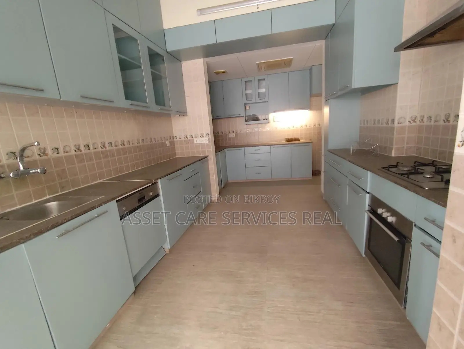 Gulshan 4-Bedroom Un-Furnished Exclusive Big Apartment for Rent