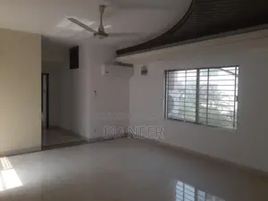 Semi Furnished Nice 4 Bedroom Flat Rent in Gulshan-2 North