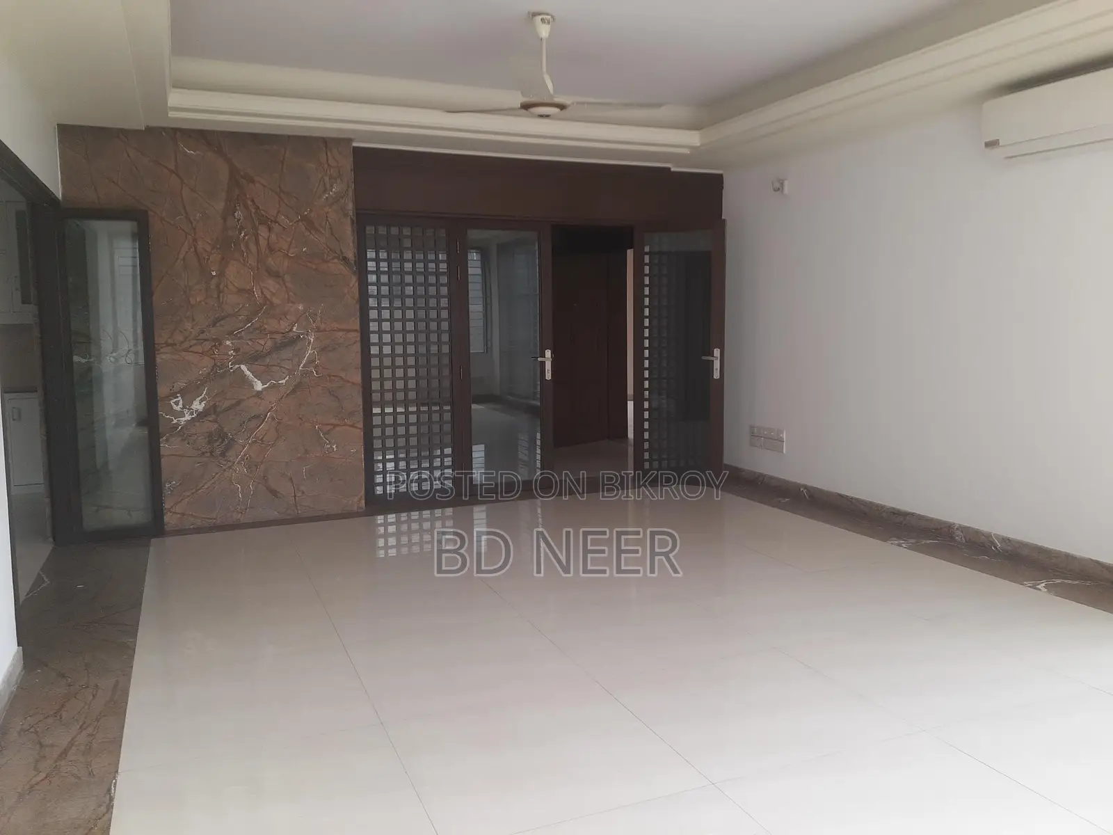 Semi Furnished Nice 4 Bedroom Flat Rent in Gulshan-2 North