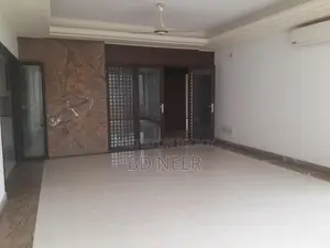 Semi Furnished Nice 4 Bedroom Flat Rent in Gulshan-2 North