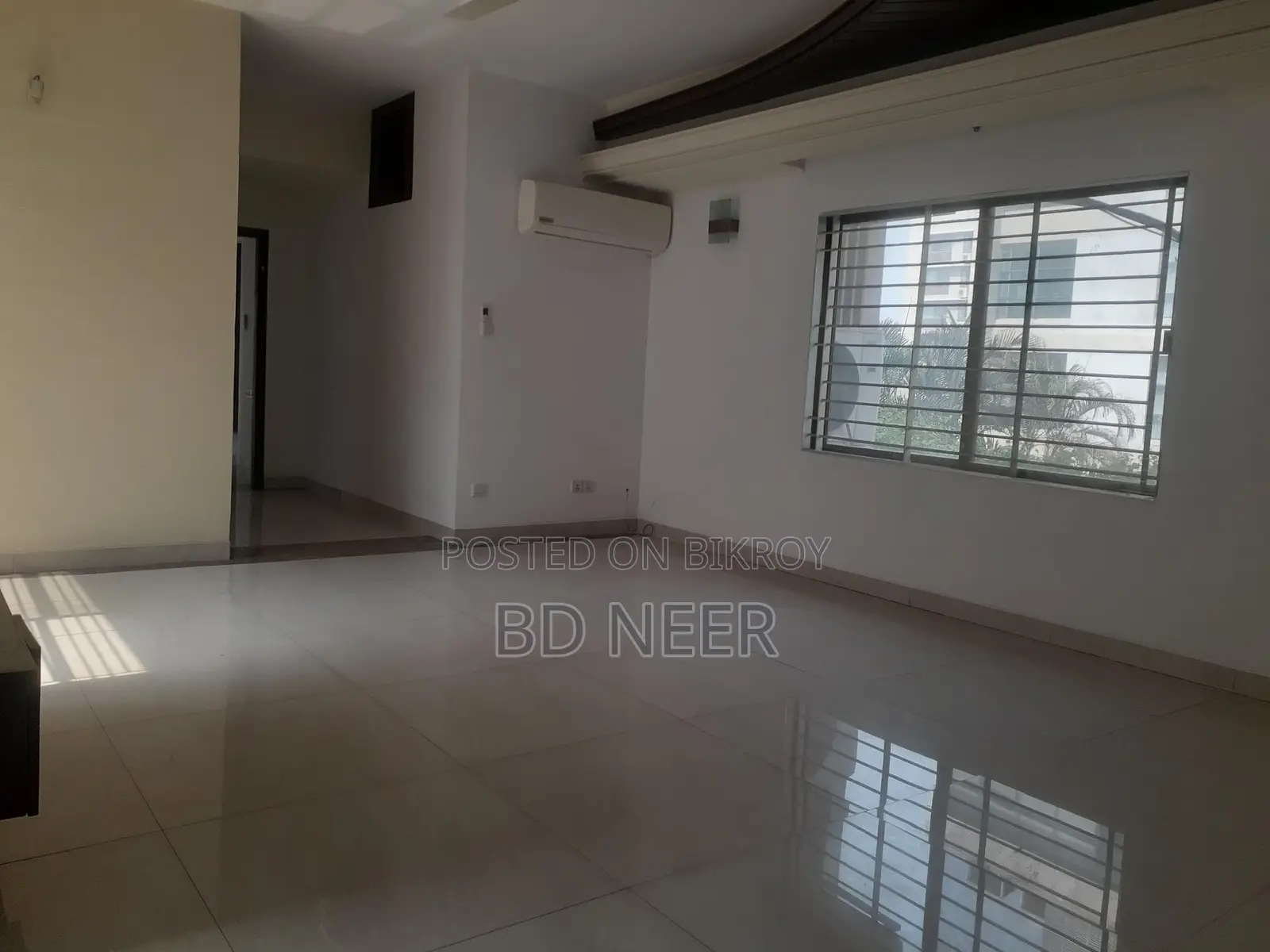 Semi Furnished Nice 4 Bedroom Flat Rent in Gulshan-2 North