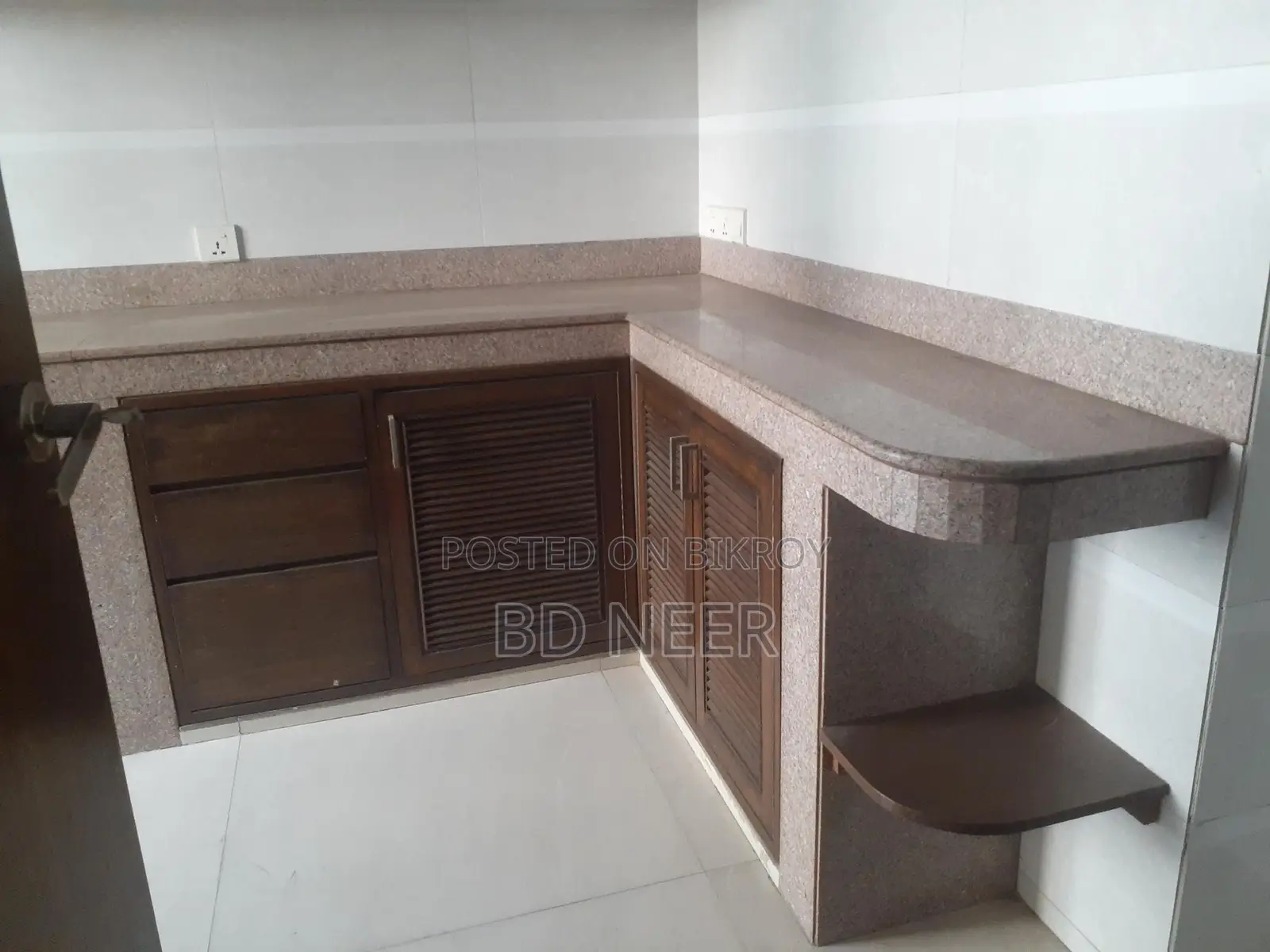 Semi Furnished Nice 4 Bedroom Flat Rent in Gulshan-2 North
