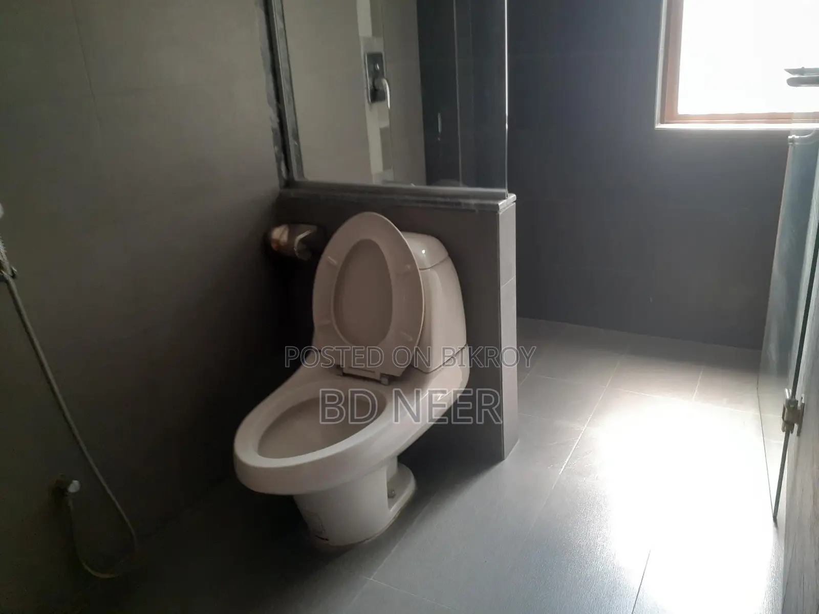 Semi Furnished Nice 4 Bedroom Flat Rent in Gulshan-2 North