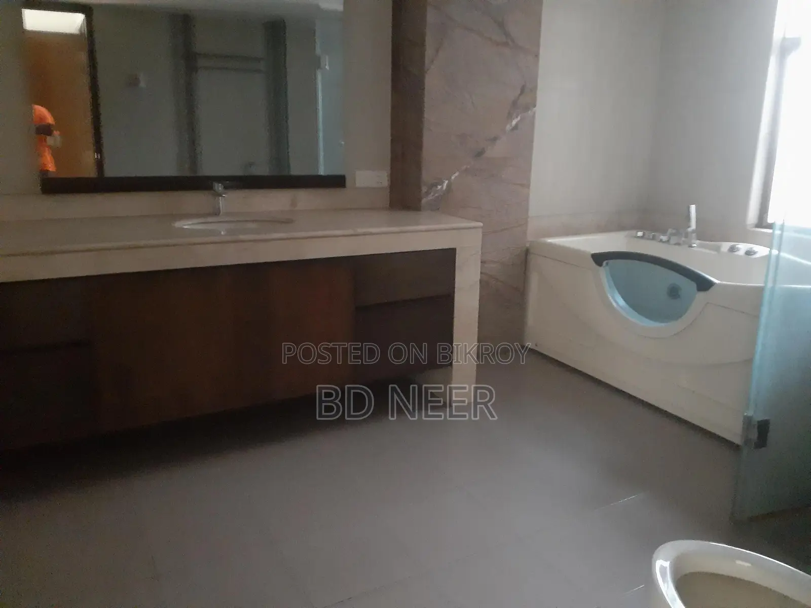 Semi Furnished Nice 4 Bedroom Flat Rent in Gulshan-2 North