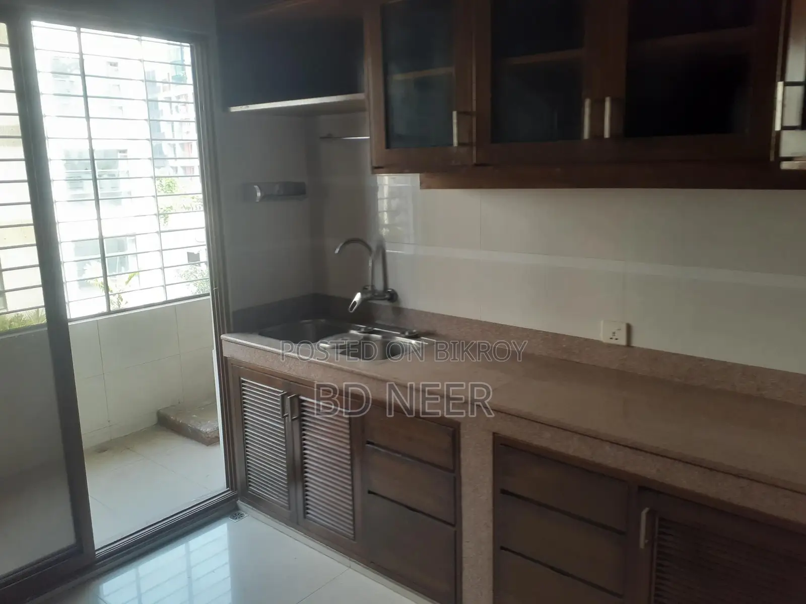 Semi Furnished Nice 4 Bedroom Flat Rent in Gulshan-2 North